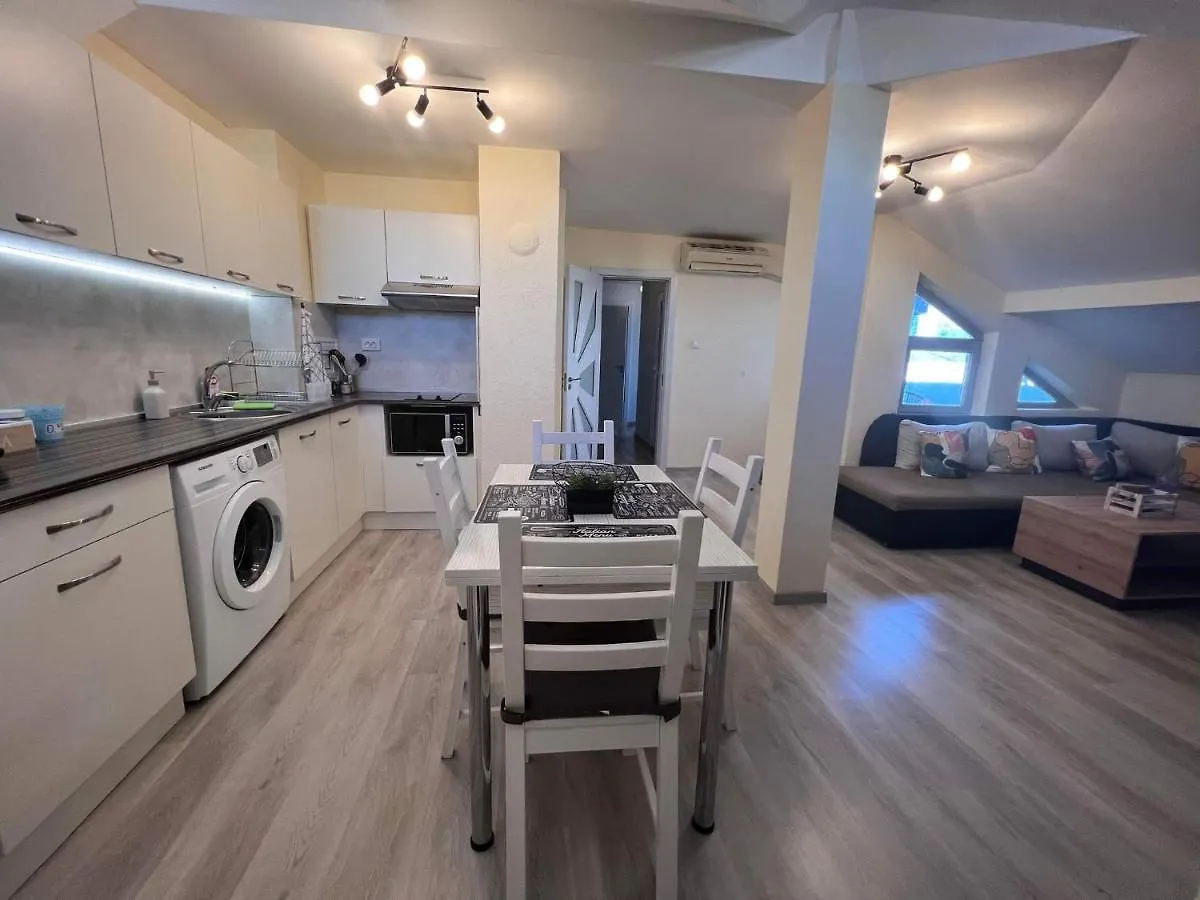Apartment Happy Holiday Lazur بورغاس 0*,  بلغاريا