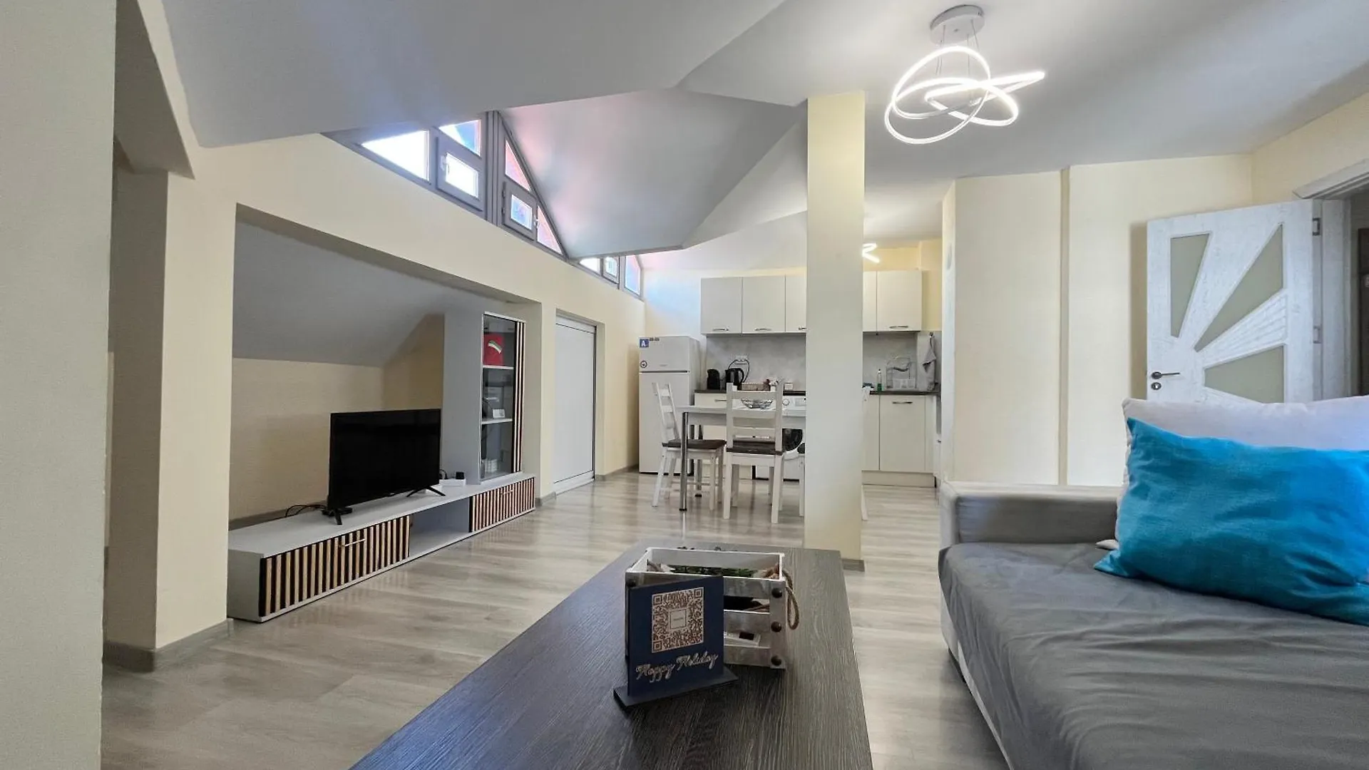Apartment Happy Holiday Lazur بورغاس 0*,  بلغاريا